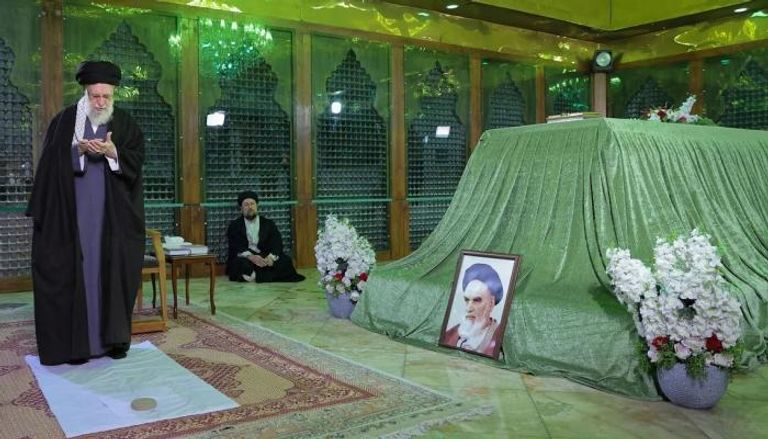 ترامب يعلن مقتل خامنئي عبر تروث سوشيال.. وطهران تنفي أو تلتزم الصمت وسط تصعيد خطير